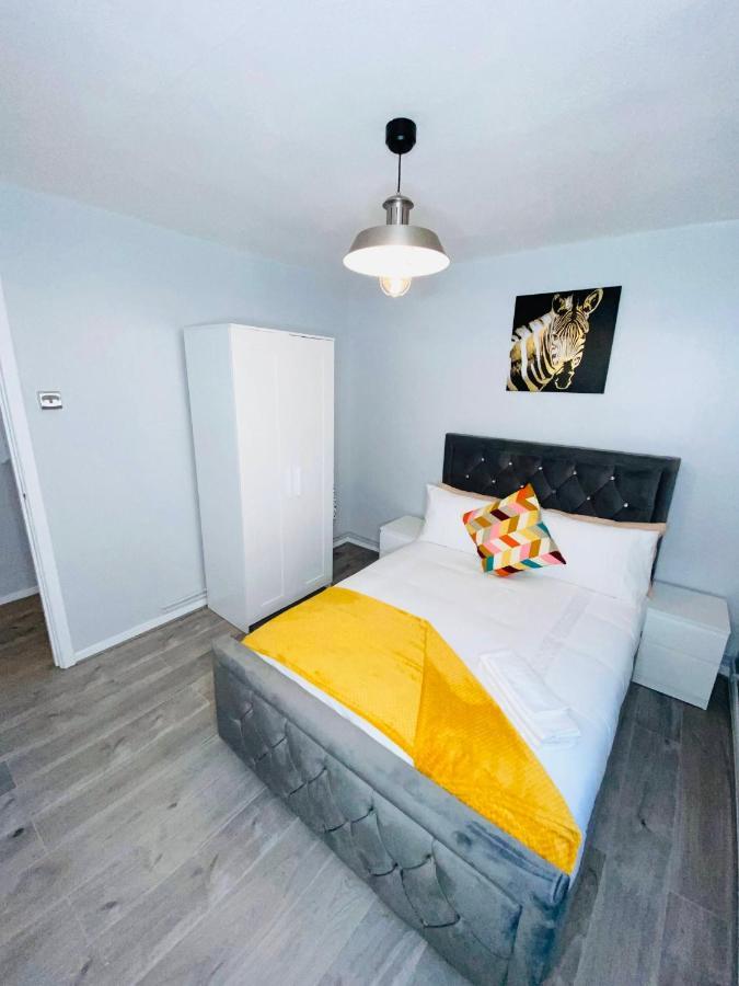 Bright, Spacious, Modern Interior Decor 2 Bedrooms Apartment With Amazing Views 伦敦 外观 照片