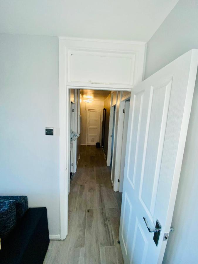 Bright, Spacious, Modern Interior Decor 2 Bedrooms Apartment With Amazing Views 伦敦 外观 照片