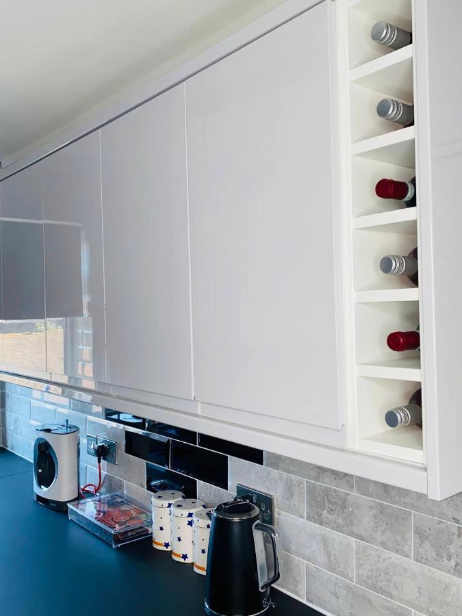 Bright, Spacious, Modern Interior Decor 2 Bedrooms Apartment With Amazing Views 伦敦 外观 照片