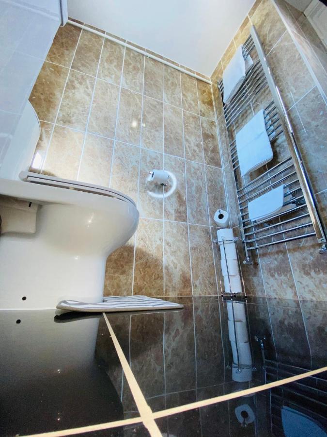 Bright, Spacious, Modern Interior Decor 2 Bedrooms Apartment With Amazing Views 伦敦 外观 照片