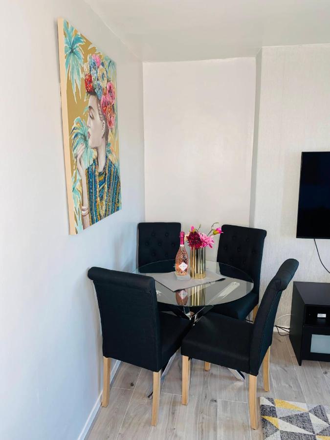 Bright, Spacious, Modern Interior Decor 2 Bedrooms Apartment With Amazing Views 伦敦 外观 照片