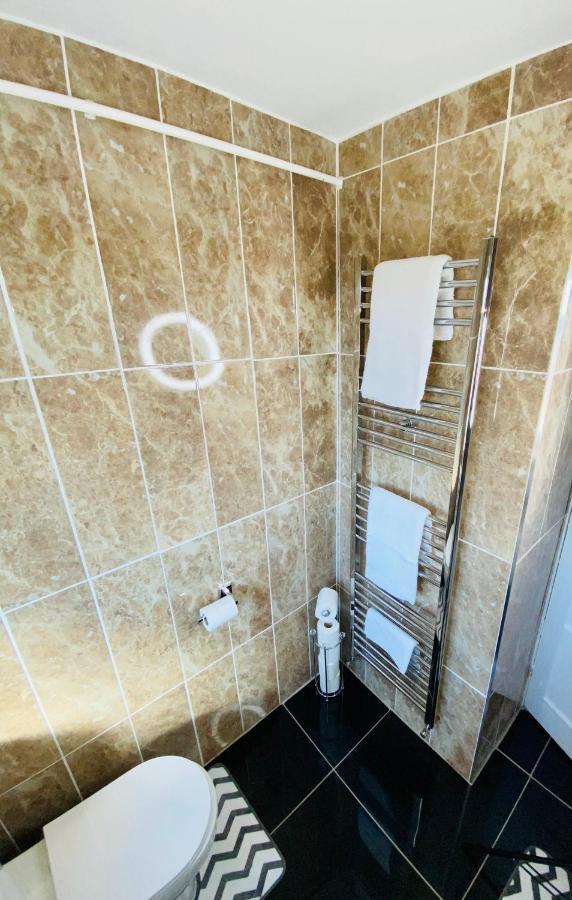 Bright, Spacious, Modern Interior Decor 2 Bedrooms Apartment With Amazing Views 伦敦 外观 照片