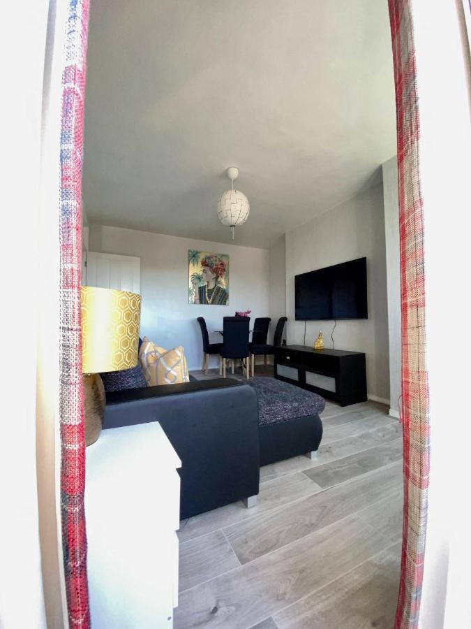 Bright, Spacious, Modern Interior Decor 2 Bedrooms Apartment With Amazing Views 伦敦 外观 照片